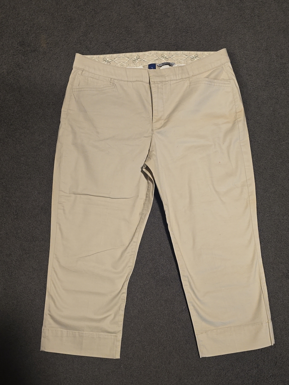 Bandolino Light Beige Cropped Capris